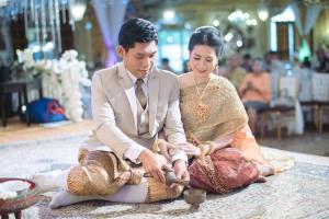 ชุดไทยเจ้าสาว ชุดไทยจักรพรรดิ์ เช่าที่แบมบี้ เวดดิ้ง ห้วยขวาง